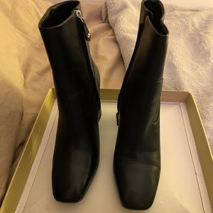 I just used 1 time for couple hours almost new